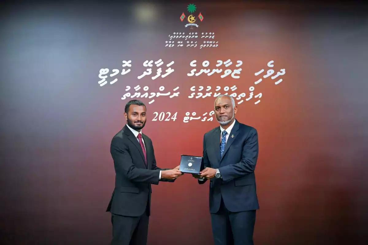 ދިވެހި ޒުވާނުންގެ ލަފާދޭ ކޮމެޓީގެ މެންބަރު މާހިލް ޝަހީމް -- ފޮޓޯ: ރައީސް އޮފީސް