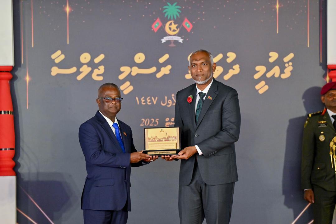 ދިވެހި ގައުމިއްޔަތަށް ހިދުމަތް ކުރުމުގެ ހާއްސަ ޝަރަފު، އުތީމު ރައްޔިތުންނަށް ރައީސުލްޖުމްހޫރިއްޔާ އަރުވައިފި