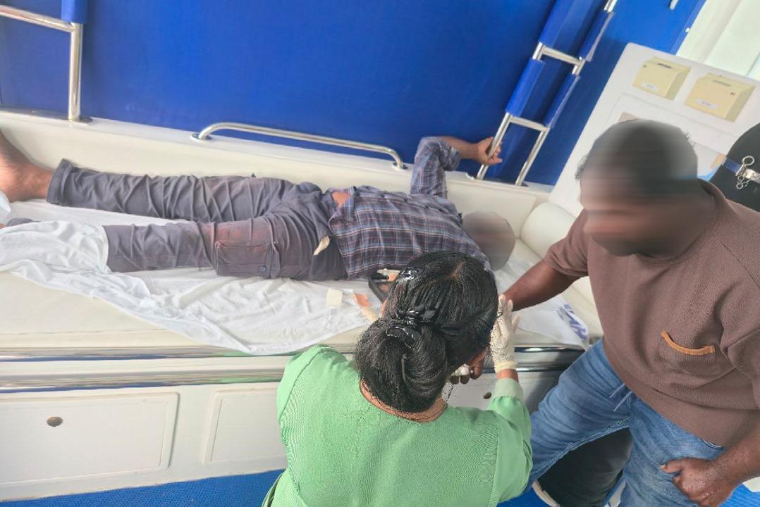 ބަލްކް ކެރިއަރެއްގައި އޮތް ހާލުބޮޑު ބަލި މީހަކު ނ.މަނަދޫއަށް ގެންގޮސްފި