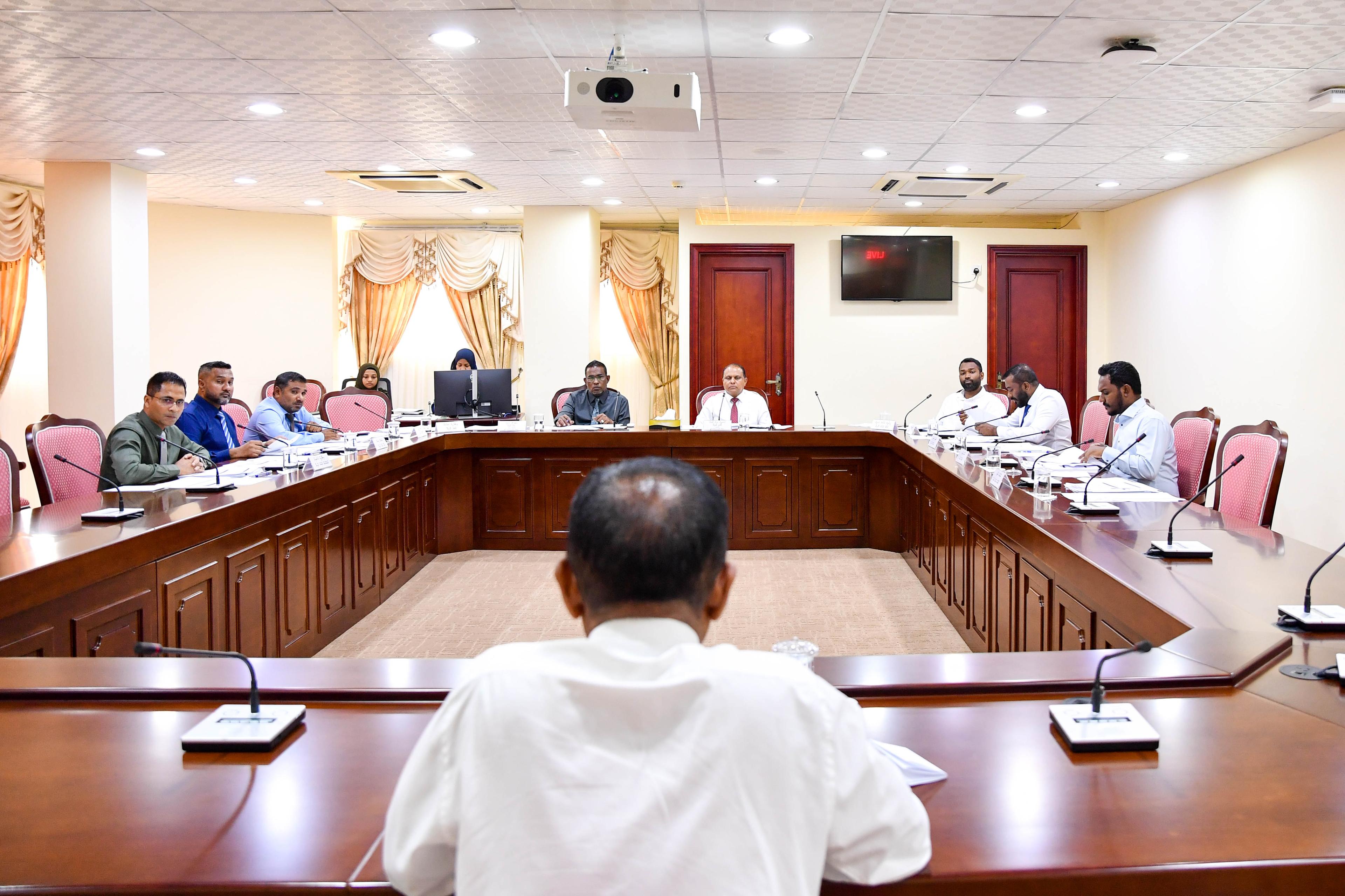 މަޖިލީހުގެ މިނިވަން މުއައްސަސާތަކާ ބެހޭ ކޮމިޓީން މީގެކުރިން ބޭއްވި ބައްދަލުވުމެއްގެ ތެރެއިން --ފޮޓޯ/ މަޖިލިސް