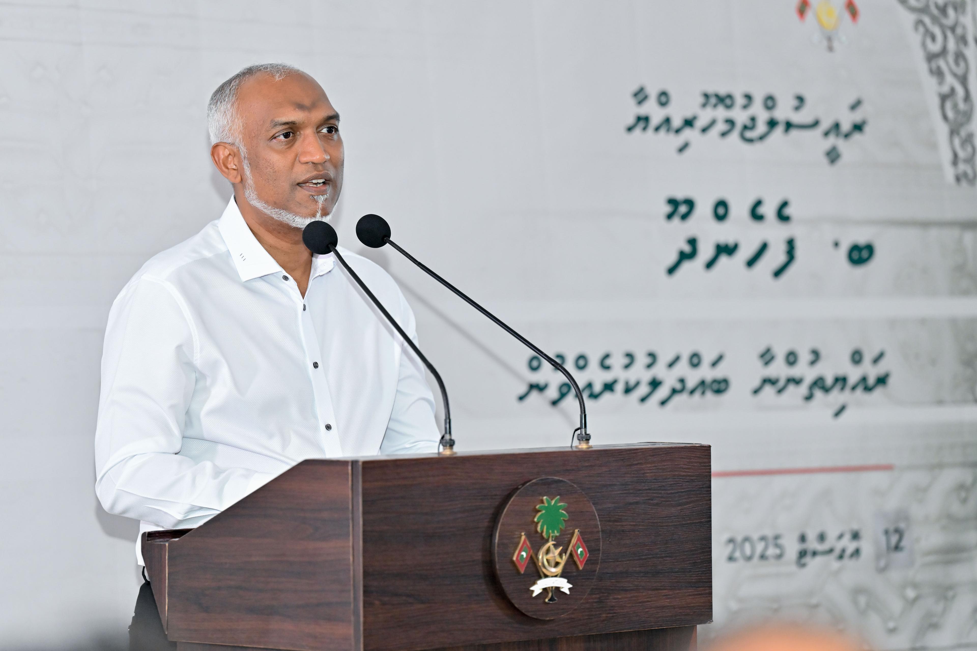 ފެހެންދޫގައި ޓީޗަރުން ތިބެގެން، ތައުލީމުދިނުމުގެ ވައުދު ފުއްދަވައިދޭންނަށް: ރައީސް