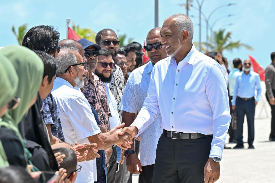 ލާމާރުކަޒީ ޤާނޫނުގެ އިސްލާޙުގައި ބުނީ ރައްޔިތުންގެ ވިޔަފާރީގެ ތެރެއަށް ކައުންސިލުން ނުވަންނާށޭ: ރައީސް
