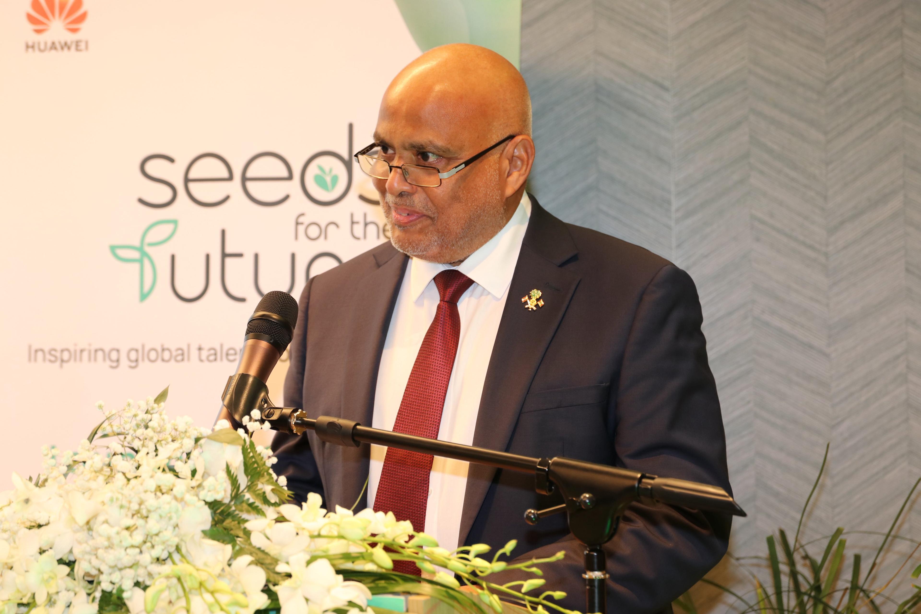 ޓެކްނޮލޮޖީތަކަށް އަހުލުވެރިވެފައިވާ ޒިންމާދާރު ޖީލެއް ބިނާކުރުމަކީ އަމާޒެއް: ވަޒީރު ހައިދަރު