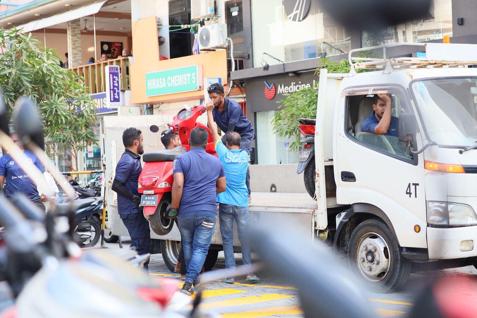މަގުތަކުގައި ދިގު މުއްދަތަކަށް ބޭނުންނުކޮށް ހުރި އުޅަނދުތައް ނަގަނީ