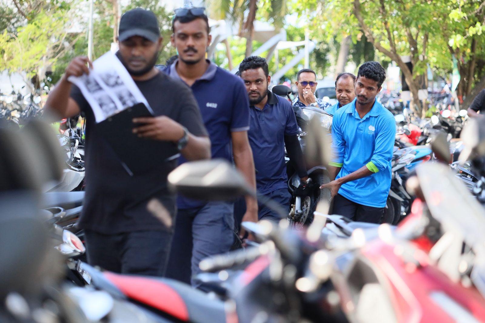 ބޭނުން ނުކޮށް ގިނަ ދުވަހު ބަހައްޓާފައި ހުރި 200 އަށް ވުރެ ގިނަ އުޅަނދު ނަގައިފި 