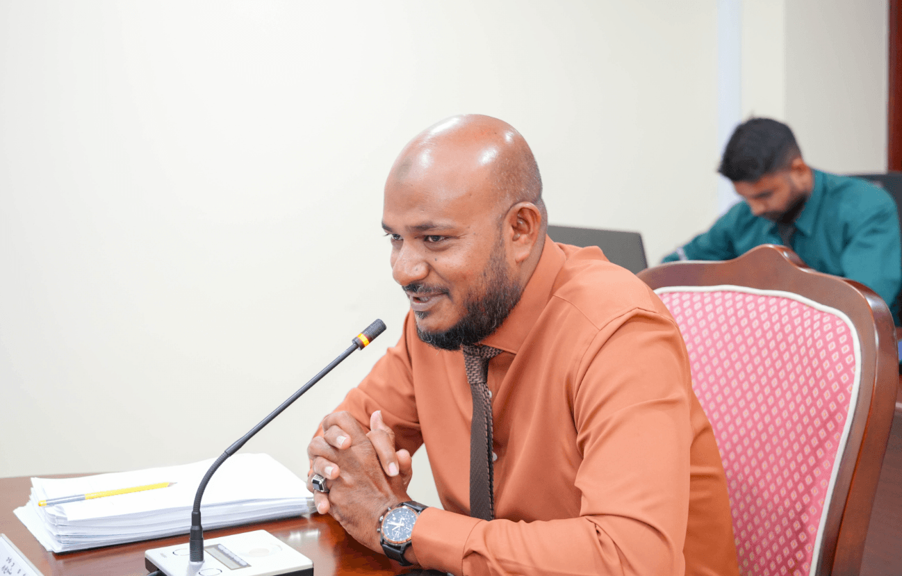 އެމްޑީޕީން ކުރިކަމަކީ ލާމަރުކަޒީ ނިޒާމުގެ ބާރު ކަނޑުވާލުން: ޝުޖާޢު
