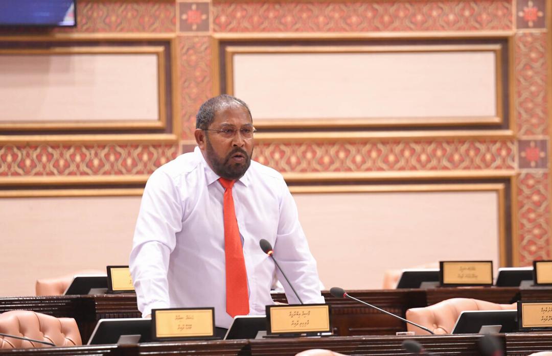 ލާމަރުކަޒީ ގާނޫނަށް ގެނެވުނު އިސްލާހުތަކުގެ ފައިދާއޮތީ ރައްޔިތުންނަށް: ގާސިމް