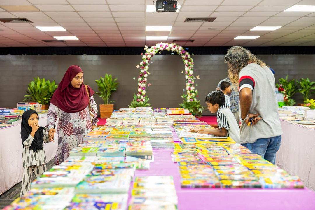 'މަޢުރިފާ'ގެ ނަމުގައި ފޮތް މަޢުރަޒެއް ބާއްވަނީ