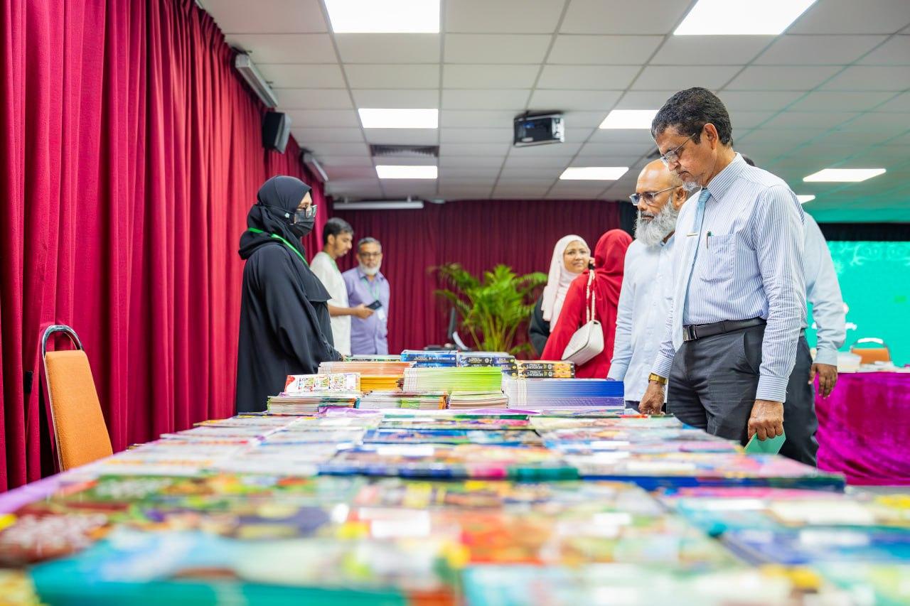 "މަޢުރިފާ’ ފޮތް މަޢުރަޒު ފަށައިފި