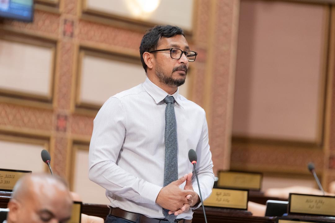 ރޫޅުނީ އެމްޑީޕީ ޕީޖީ ގުރޫޕާއި ރައީސް ޔާމީންގެ ޕީޖީ ގުރޫޕް: މެމްބަރު ފަލާހް 