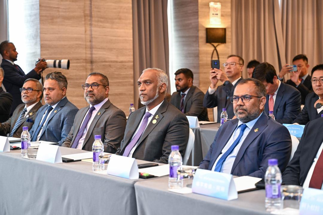 ރާއްޖެއާއި ޗައިނާއާ ދެމެދު 11 އެއްބަސްވުމެެއްގައި ސޮއިކޮށްފި 