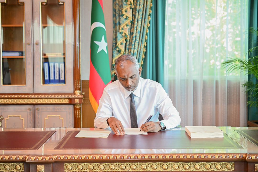 މީޑިއާތައް ރެގިއުލޭޓްކުރާ ބިލް ތަސްދީޤުކުރައްވައިފި