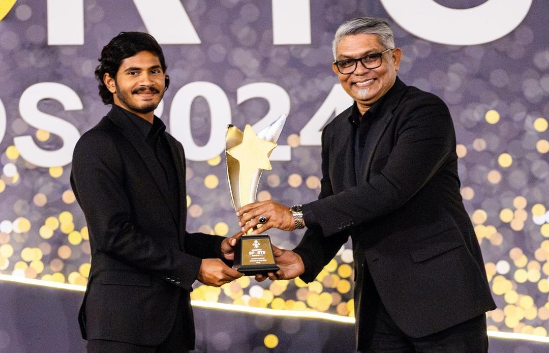 މިދިޔަ އަހަރުގެ އެންމެ މޮޅު ހޭނޑްބޯލް ކުޅުންތެރިޔާ ޔަޝްމު ޤައުމީ ސްކޮޑުން ބާކީކުރުމާއެކު ގިނަބައެއްގެ ފާޑުކިޔުން