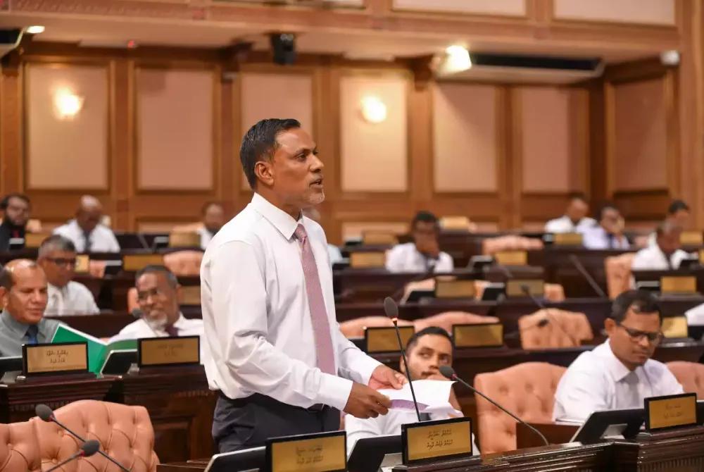 ޝަމްހީދަށް ހަދިޔާގެ ގޮތުގައި އަހަރެއްގެ ތެރޭ 1.5 މިލިއަނަށްވުރެ ގިނަ ރުފިޔާ