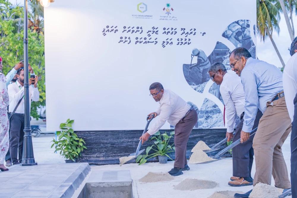 ގުރައިދޫ މަގުތައް ތަރައްޤީ ކުރުމުގެ ޢަމަލީ މަސައްކަތް ފައްޓަވައިދެއްވައިފި