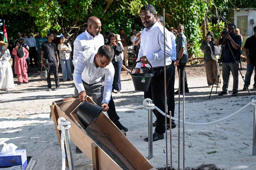 ފުލިދޫ ސިއްހީ މަރުކަޒުގެ އައު އިމާރާތުގެ ބިންގާ އެޅުމާ، ބަނދަރު ތަރައްގީ ކުރުމުގެ މަސައްކަތް ފަށައިފި
