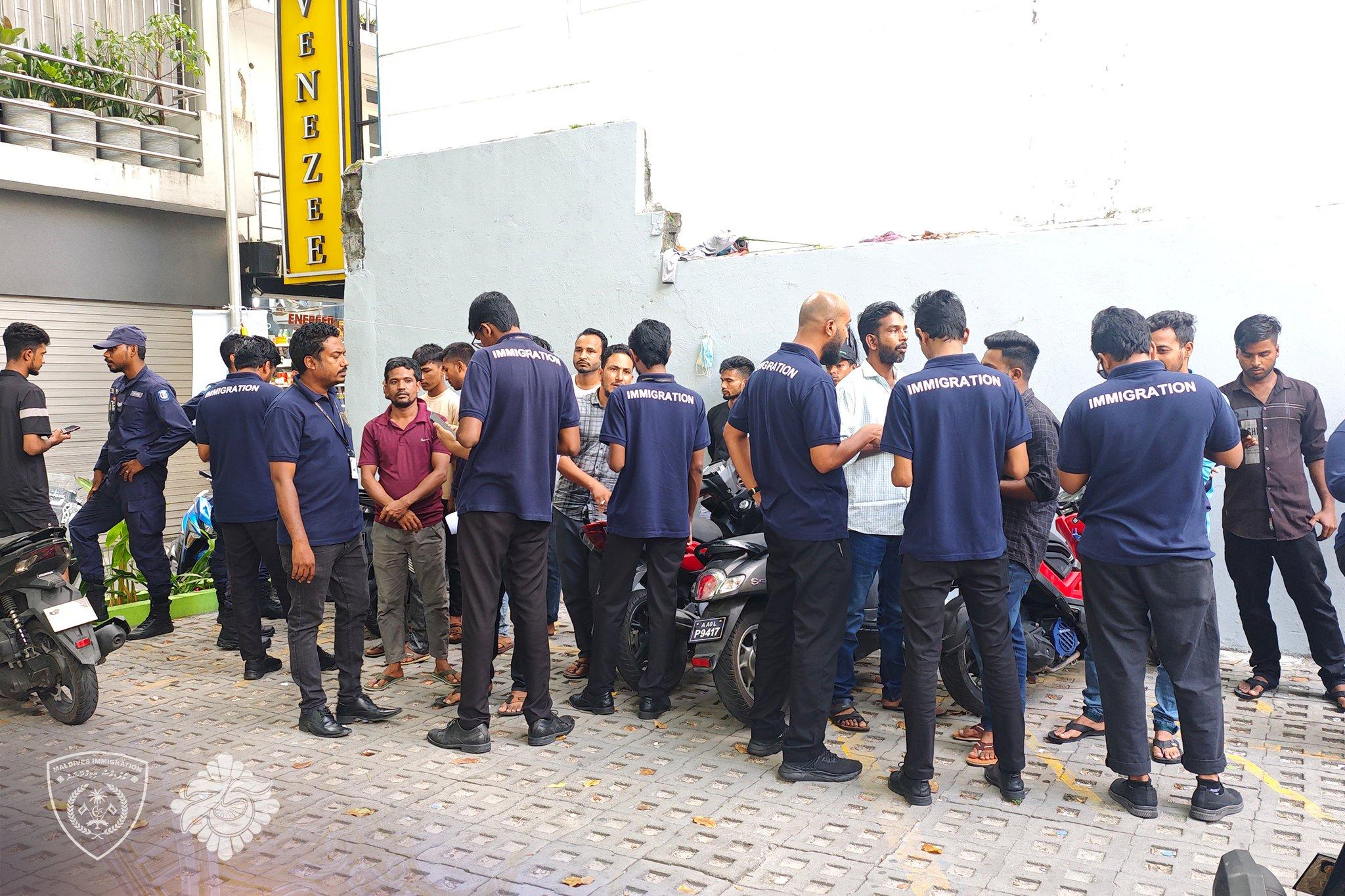 ހީނާމާގެ ޕާކިން ސަރަޙައްދުން އަނެއްކާވެސް 11 ބިދޭސީން ހައްޔަރުކޮށްފި, ފިލައިގެން އުޅޭ މީހަކުވެސް ހިމެނޭ