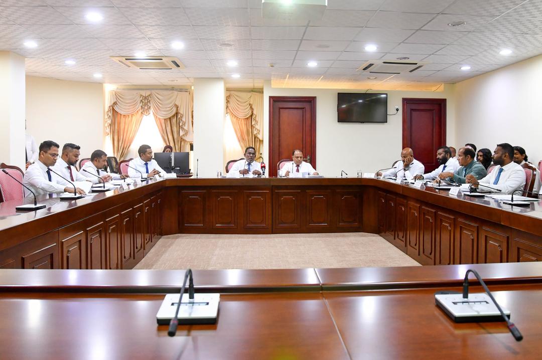 މީޑިއާތައް ރެގިއުލޭޓްކުރާ ބިލް, އިސްލާހުތަކަކާއެކު ކޮމިޓީން ފާސްކޮށްފި