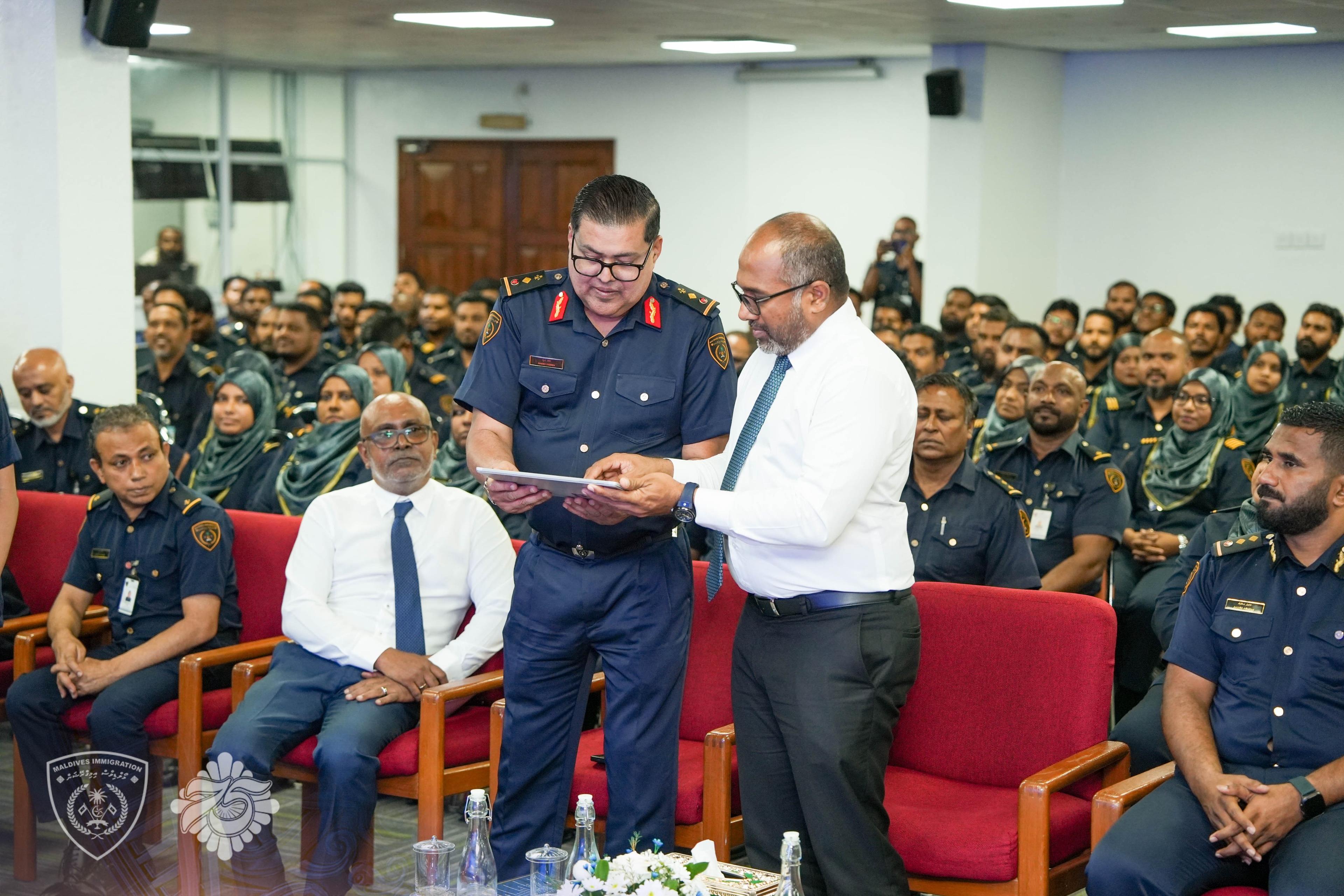 އިމިގްރޭޝަނުގެ މައުލޫމާތު އޮޅުންފިލުވާދޭން 'އިމިގްރޭޝަން އިންސައިޓް' އިފްތިތާހްކޮށްފި 
