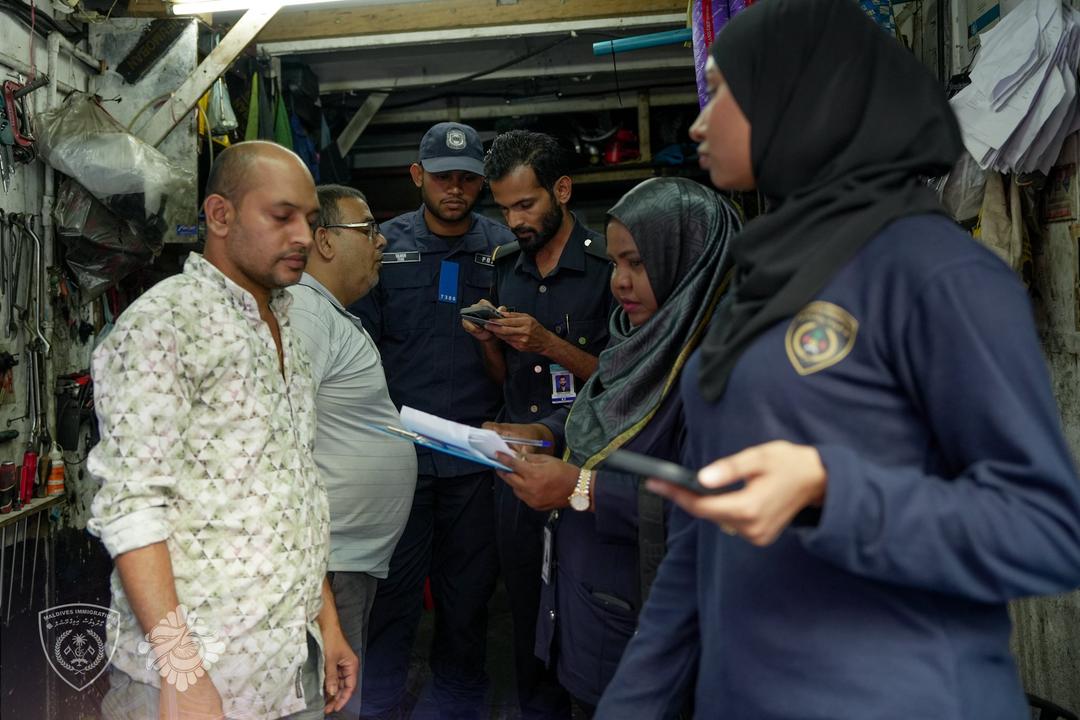 ގަވައިދާ ހިލާފަށް އުޅެމުންދިޔަ 81 ބިދޭސީން އިމިގްރޭޝަންގެ ބެލުމުގެ ދަށަށް