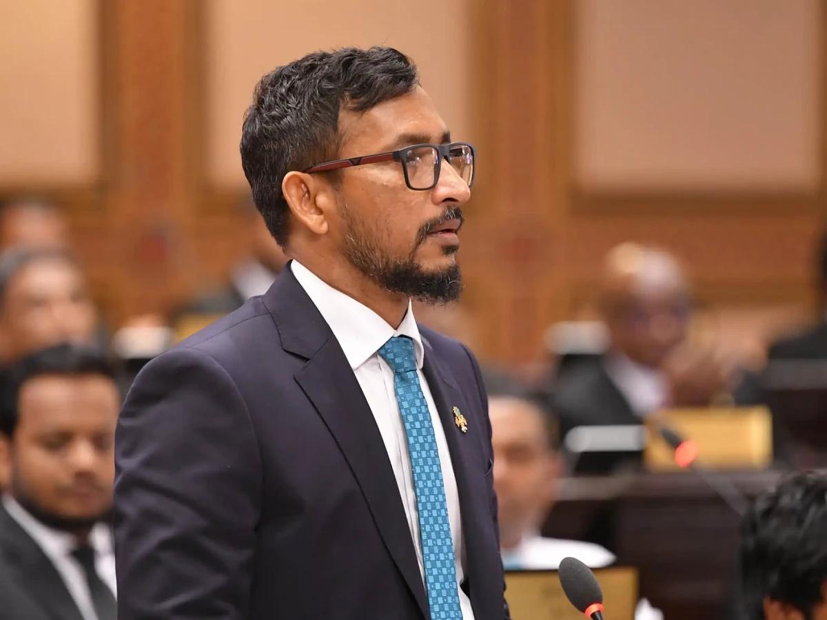 ސުލްޙައަށް ލޯބިކޮށް  ތެދު ޚަބަރު ގެނެސްދެނީ 4 ނޫހަކުން: ފަލާޙް