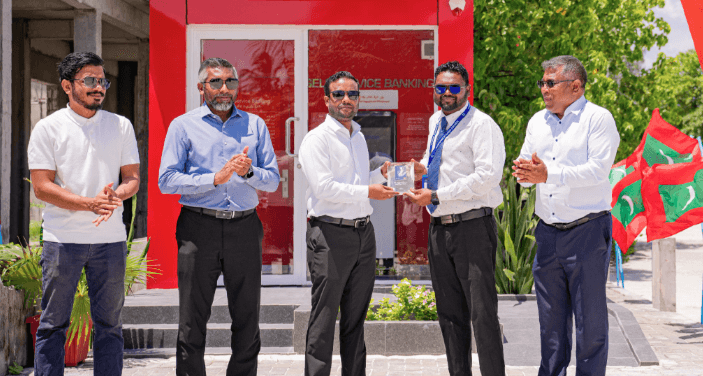 ފޮޓޯ--// ބީއެމްއެލް