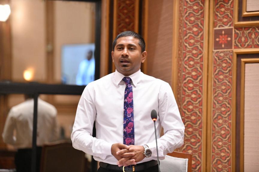 ކުރީގެ ވަޒީރު އަޙްމަދު މަޙްލޫފް --