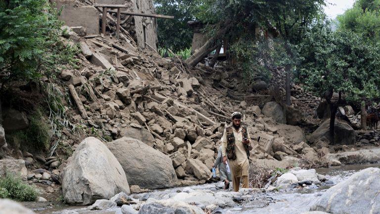 އަފްޣާނިސްތާނަށް އައި ބިންހެލުމުގައި 2200 މީހުން މަރުވެ، ބޮޑެތި ގެއްލުންތަކެއް 