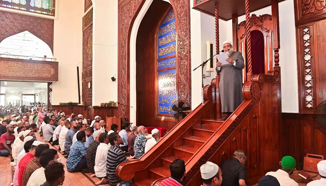 މި އަހަރު ހުކުރު ޚުތުބާ ލިޔާނެ މައުޟޫއަށް އާންމުންގެ ޚިޔާލު ހޯދަނީ