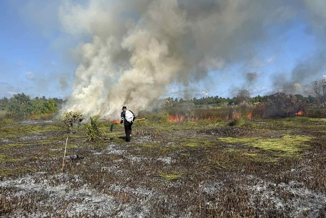 ފުވައްމުލަކު ސިޓީ ފުނާޑު އަވަށު ޗަސްބިން ސަރަހައްދުގައި ރޯވި އަލިފާން ނިއްވާލުމުގައި އެމްއެންޑީއެފް ހަރަކާތްތެރިވަނީ