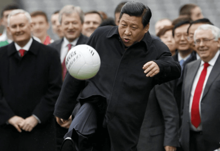 ގުޅުން ބަދަހި ކުރަން ޗައިނާ ރައީސް ޝީ ސަޕޯޓްކުރާ މެންޗެސްޓަރ ޔުނައިޓެޑް މެޗު ކުޅުނު ބޯޅައެއް ޔޫކޭ އިން ހަދިޔާކޮށްފި