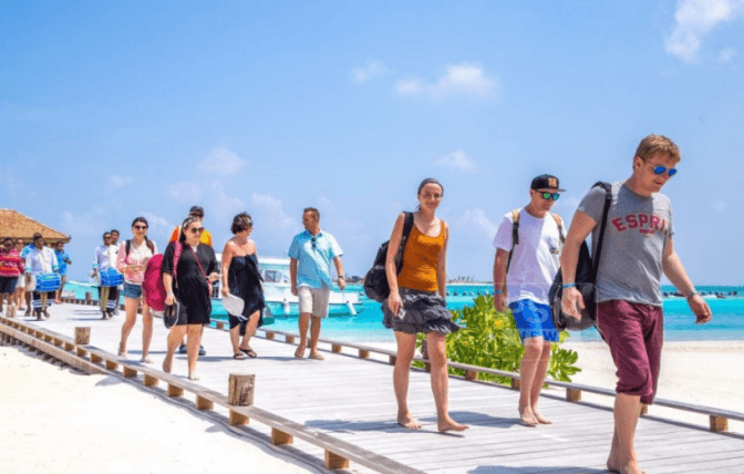 އަހަރުގެ ފުރަތަމަ ހަފްތާގައި، 43،000 އަށްވުރެ ގިނަ ފަތުރުވެރިން!