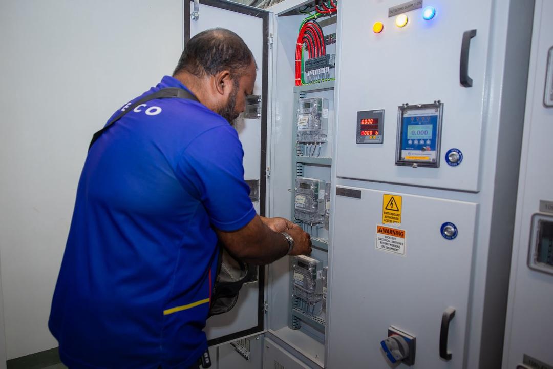 ސްޓެލްކޯއިން 4000 ފްލެޓަށް ކަރަންޓު ދިނުމުގެ މަސައްކަތް ނިންމާލައިފި