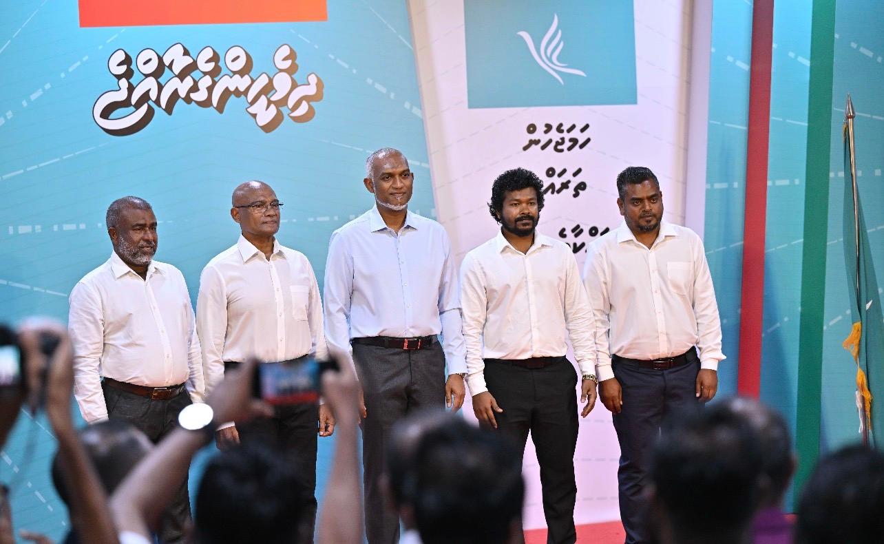 ކައުންސިލުތަކަކީ ވެރިކަން ހިންގުމުގެ ބާރުގެ ތެރޭގައި ހިމެނޭ ފަށަލައެއް