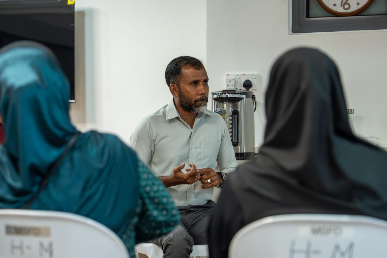 އިސްރަށްވެހިންނަށް ސްކޭމްތަކުން ރައްކާތެރިވުމާއި ގުޅޭ ހޭލުންތެރިކުރުވުމުގެ ސެޝަނެއް