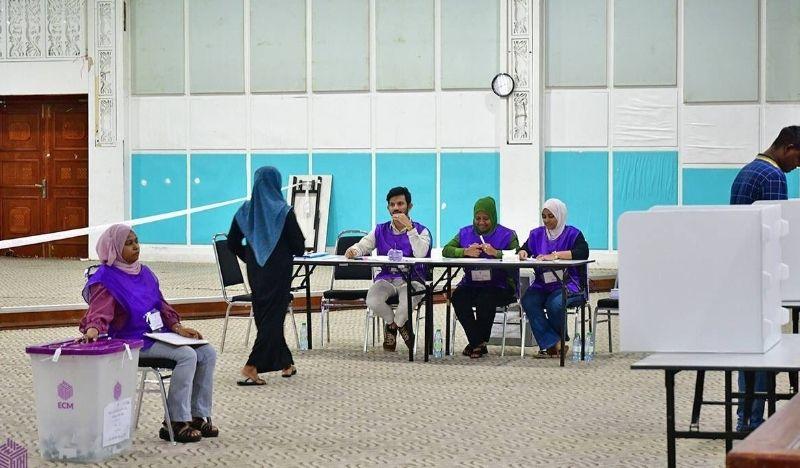 އިންތިޚާބާ ދިމާކޮށް ރިޝްވަތުގެ ޢަމަލެއް ނުހިންގުމަށް އީސީއިން ޢިލްތިމާސްކޮށްފި