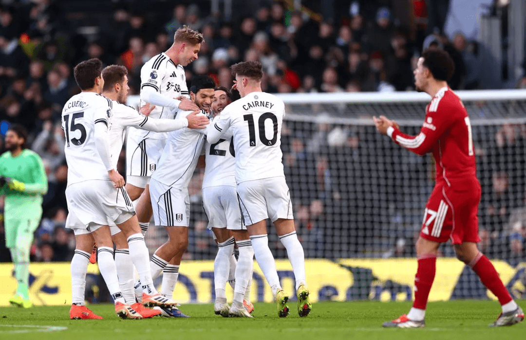 ލިވަޕޫލް މޮޅުވާން ދަނިކޮށް ފުލަމްއިން ފަހު ވަގުތު ޕޮއިންޓެއް ހޯދައިފި