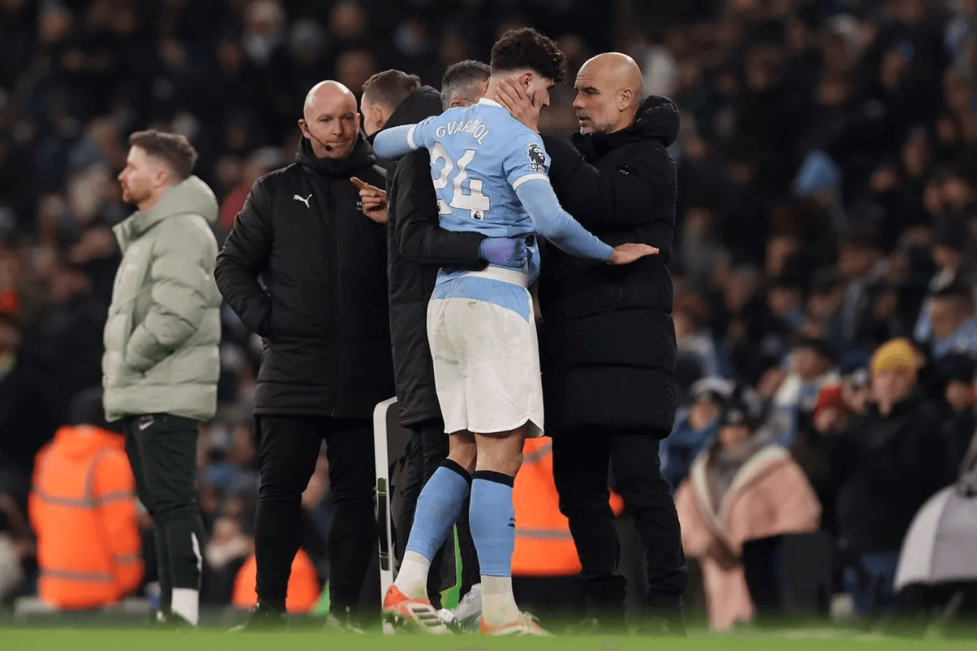 ފޮޓޯ: މެންޗެސްޓަރ އީވްނިންގ ނިއުސް