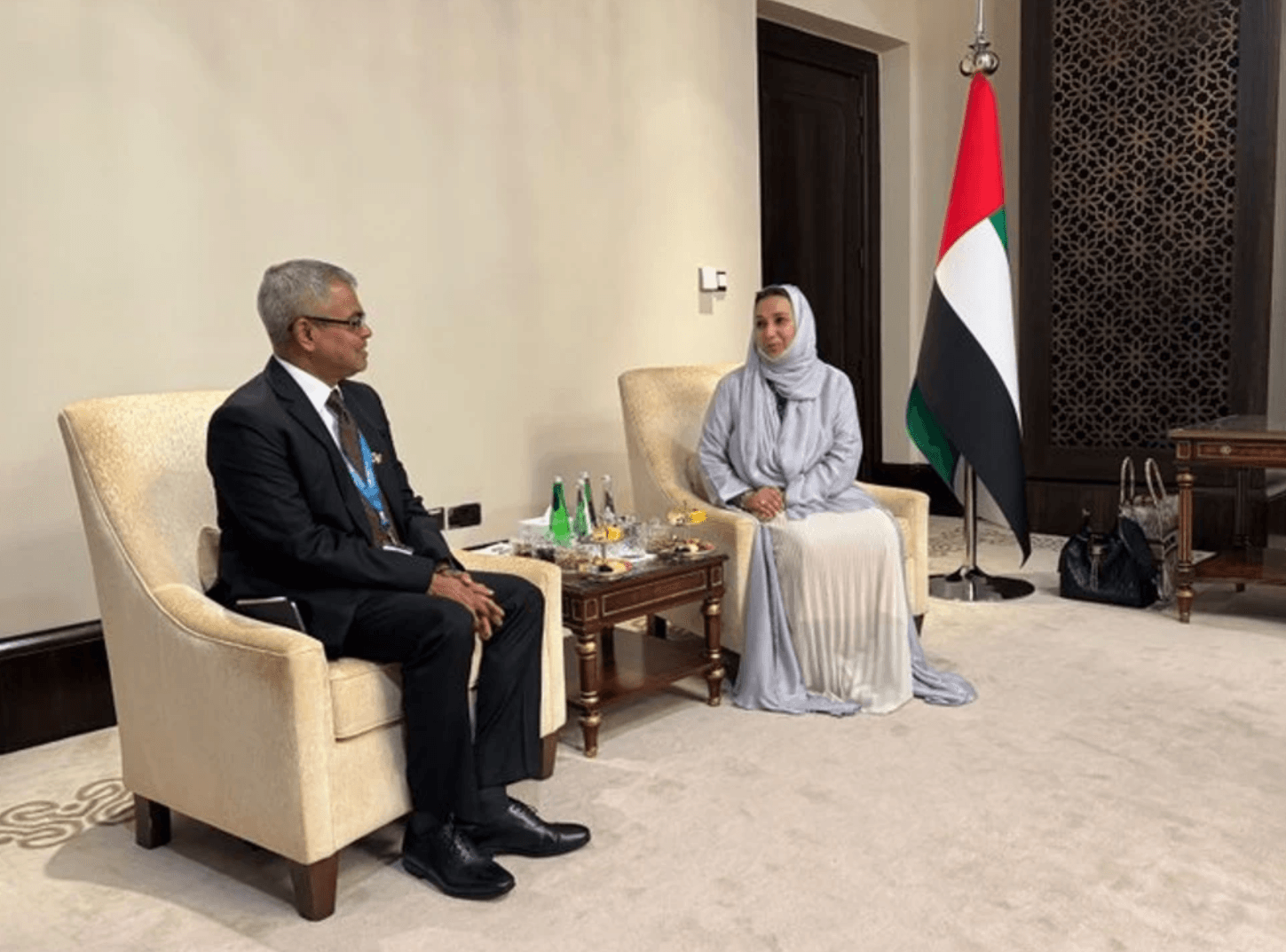 މިނިސްޓަރު ޠާރިޤް ޔޫ.އޭ.އީގެ މަންދޫބާ  ބައްދަލުކުރެއްވުން