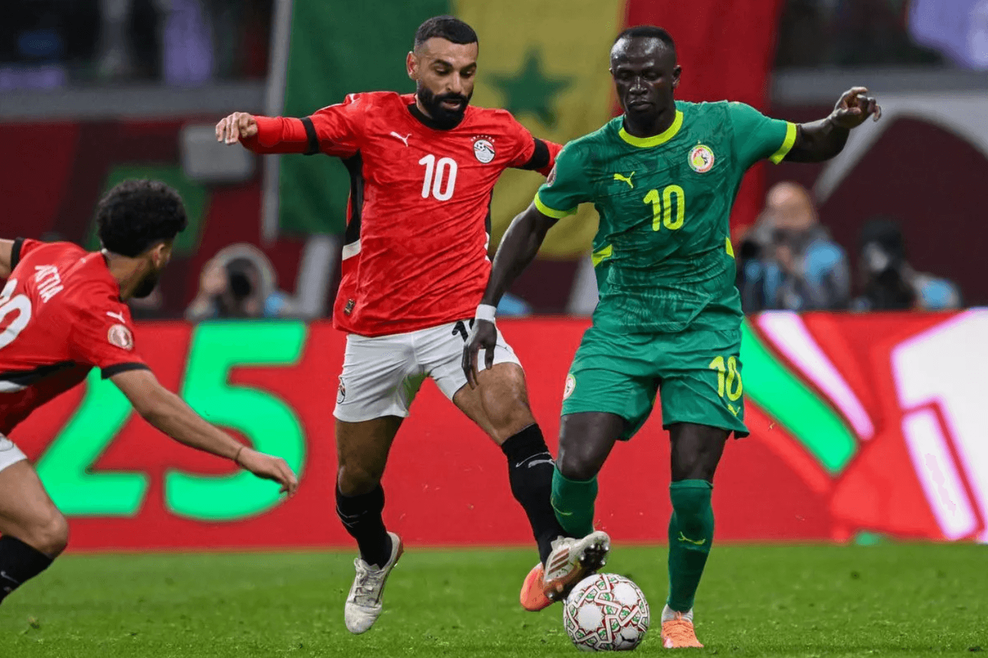 މާނޭގެ ގޯލާއެކު ސެމީއިން މިޞްރު ކަޓައި ސަލާޙުގެ އިންޓަނޭޝަނަލް ލެގަސީއާމެދު ސުވާލުއުފައްދާ މީހުންގެ އަޑުގަދަވާން ފަށައިފި