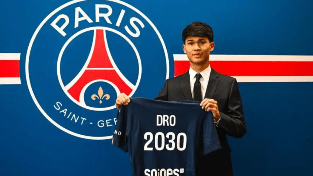 ބާސެލޯނާގެ ލަމާސިއާ އެންމެ އުއްމީދީ ކުޅުންތެރިޔާ ޑްރޯ ފެނާންޑޭޒް ޕީއެސްޖީއަށް ސޮއިކޮށްފި