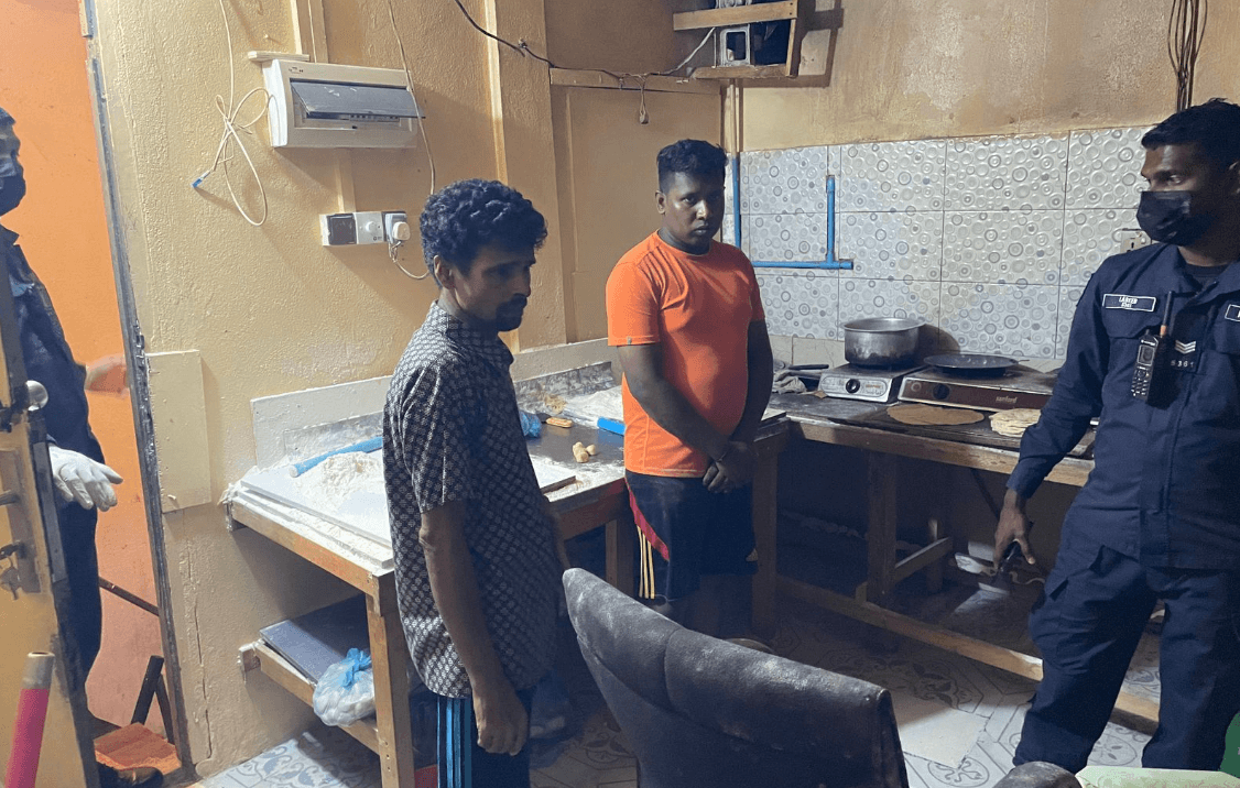 ހުއްދައެއް ނެތި ވިޔަފާރި އުސޫލުން ރޮށި ފިހެ ވިއްކަމުންދިޔަ ތަން، ފޮޓޯ: ޕޮލިސް