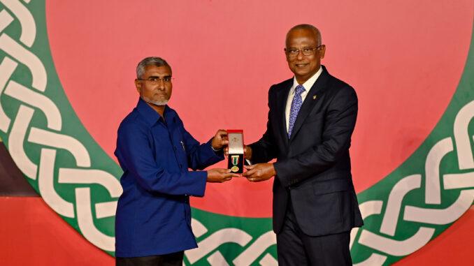 ދިވެހި ބަހުގެ އެކެޑަމީގެ ރައީސް ކަމަށް ޙަސަން ޝާކިރު