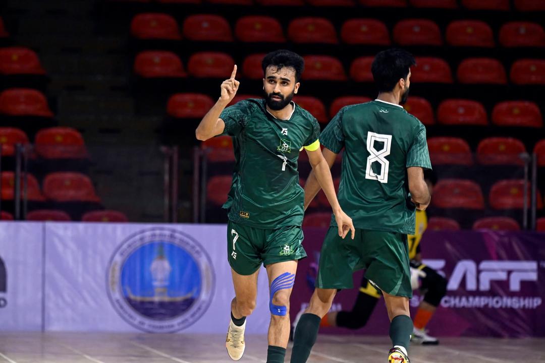  ޕާކިސްތާނުން ބޫޓާނަށް ފެންދީފަ ކަތިލައިފި