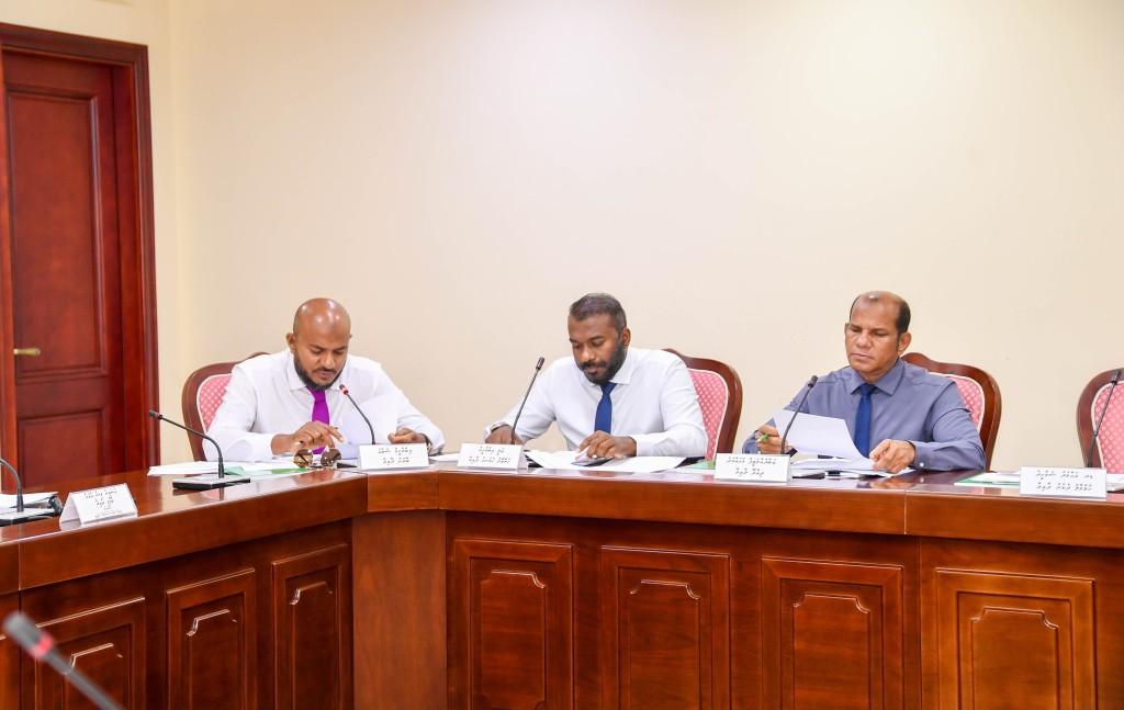 ދެ އިންތިޚާބު އެއްކޮށްލުމަށް ސިޔާސީ ޕާޓީތަކުގެ މަޝްވަރާ ހޯދަނީ