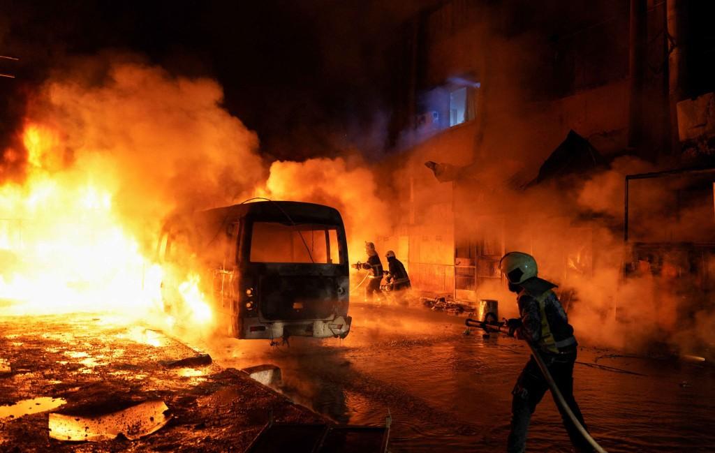 ކުރުދީންގެ ބާރުގެ ދަށުގައި އޮތް ސަރަޙައްދުތަކަށް ސޫރިޔާގެ ސިފައިން ޖަމާކުރަނީ