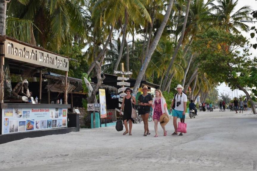 މީހުން ދިރިއުޅޭ ރަށްރަށުގައި ފަތުރުވެރިން ހެދުން އަޅަންޖެހޭ މިންގަނޑަށް އިސްލާހެއް