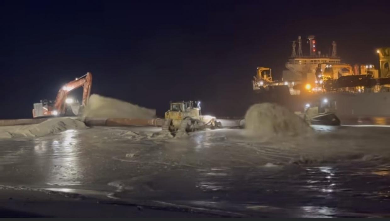 ދިއްދޫ އެއާޕޯޓު ތަރައްގީކުރުމަށް ބިން ހިއްކުމުގެ މަސައްކަތް ފަށައިފި