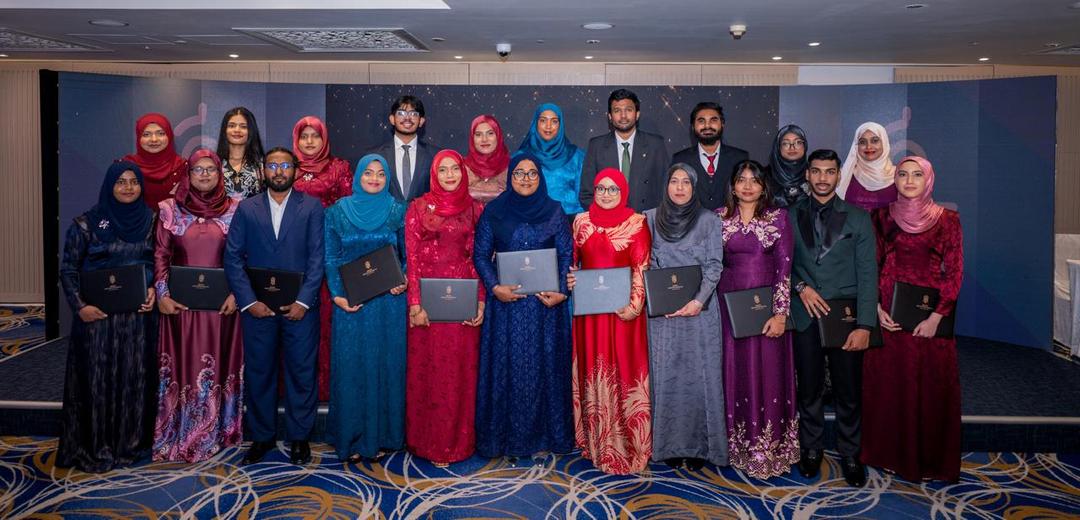 އެސް.އައި.އެޗް އިން ކުރިއަށްގެންދިޔަ ފުރަތަމަ މެޑިކަލް އިންޓާންޝިޕް ޕްރޮގްރާމް ނިންމާލައިފި