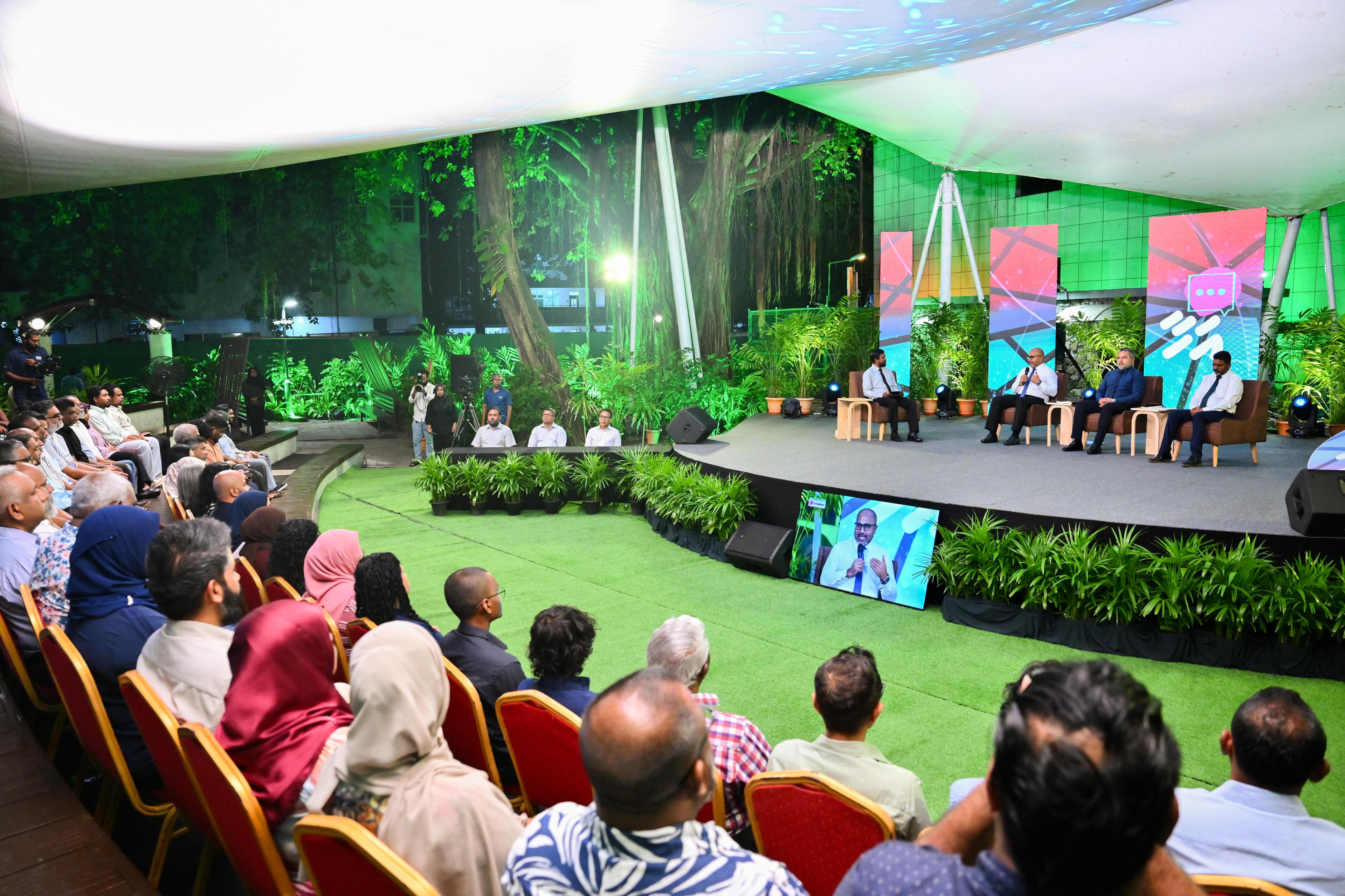 ވަޒީރުންނާ ސީދާ ސުވާލުކުރެވޭ "އަހާ" ފޯރަމްގެ 8 ވަނަ ބައްދަލުވުން އާދިއްތަ ދުވަހުގެ ރޭ